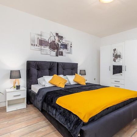 Villa Ostone Pula Bagian luar foto
