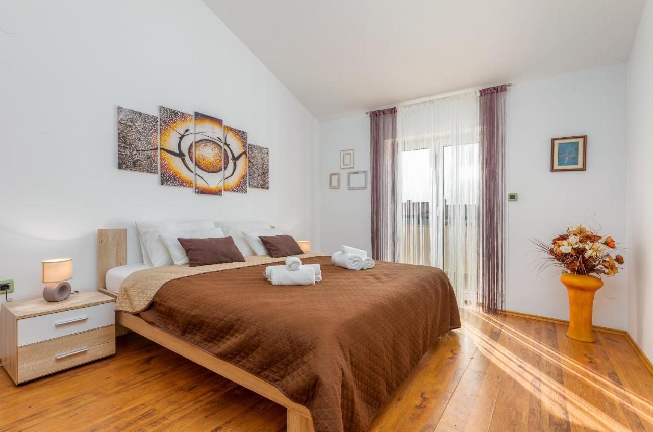 Villa Ostone Pula Bagian luar foto